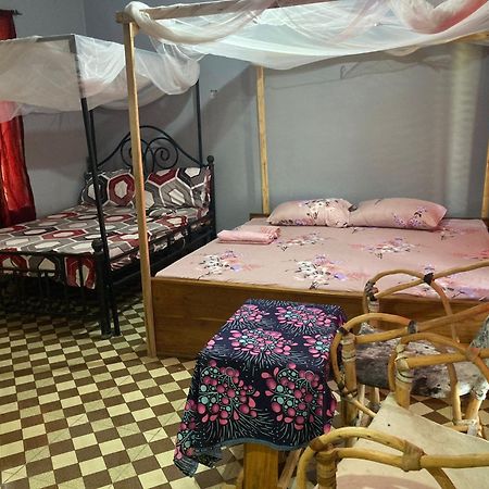 Lake Natron Maasai Guesthouse Mtowabaga Bagian luar foto