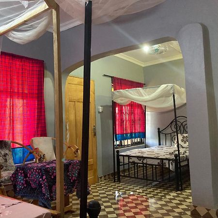 Lake Natron Maasai Guesthouse Mtowabaga Bagian luar foto