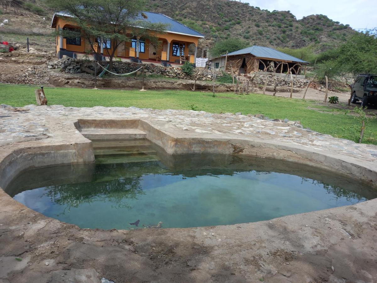 Lake Natron Maasai Guesthouse Mtowabaga Bagian luar foto
