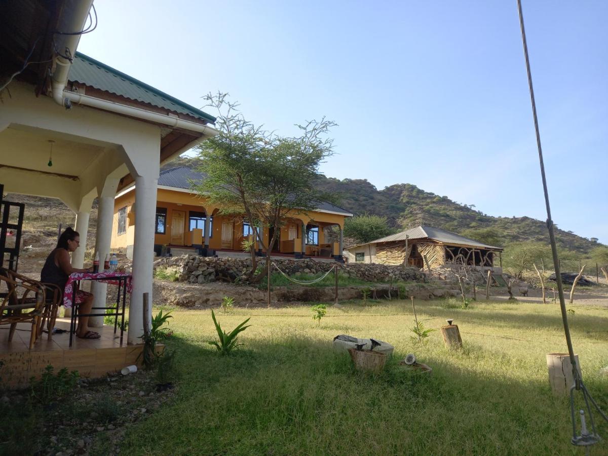 Lake Natron Maasai Guesthouse Mtowabaga Bagian luar foto
