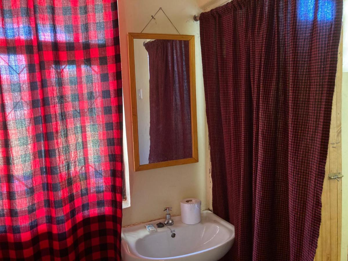 Lake Natron Maasai Guesthouse Mtowabaga Bagian luar foto