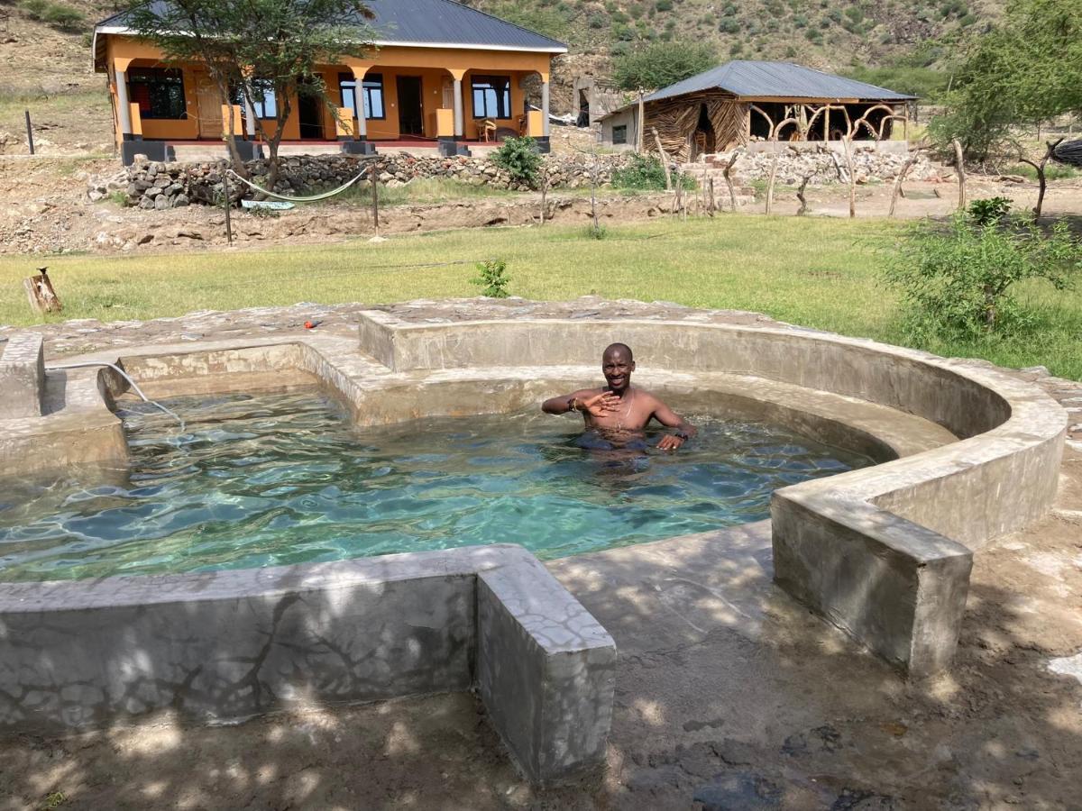 Lake Natron Maasai Guesthouse Mtowabaga Bagian luar foto