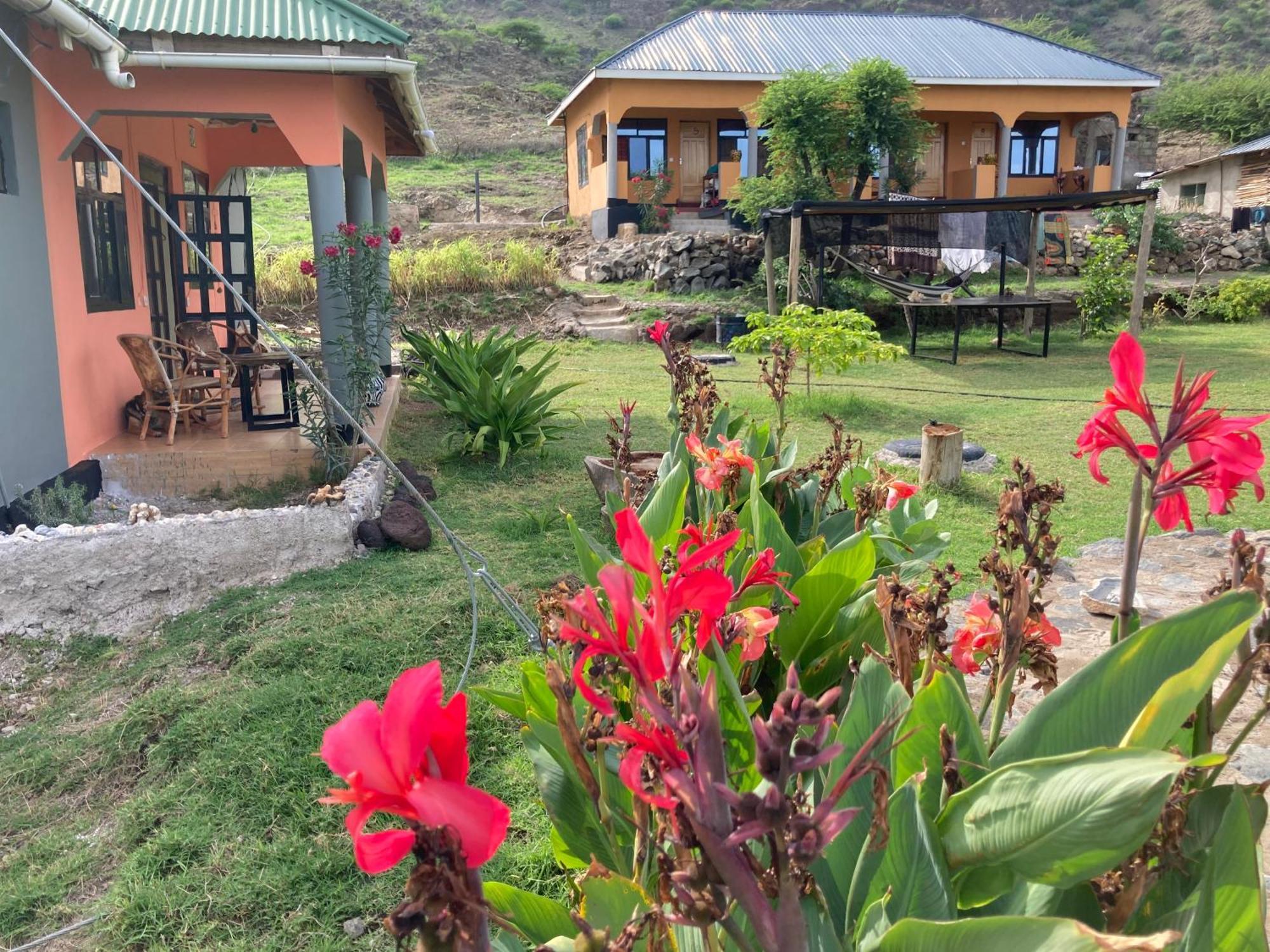 Lake Natron Maasai Guesthouse Mtowabaga Bagian luar foto